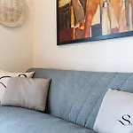 Cozy 2 Bedroom Duplex, Parking, Terrace, Office, Pool!
