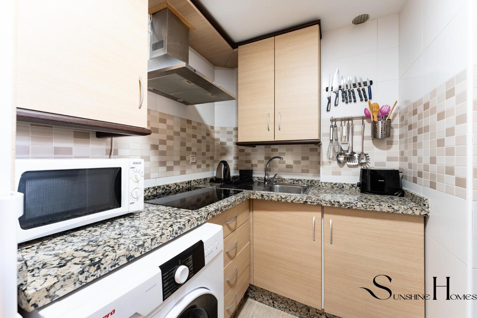 Cozy 2 Bedroom Duplex, Parking, Terrace, Office, Pool! *