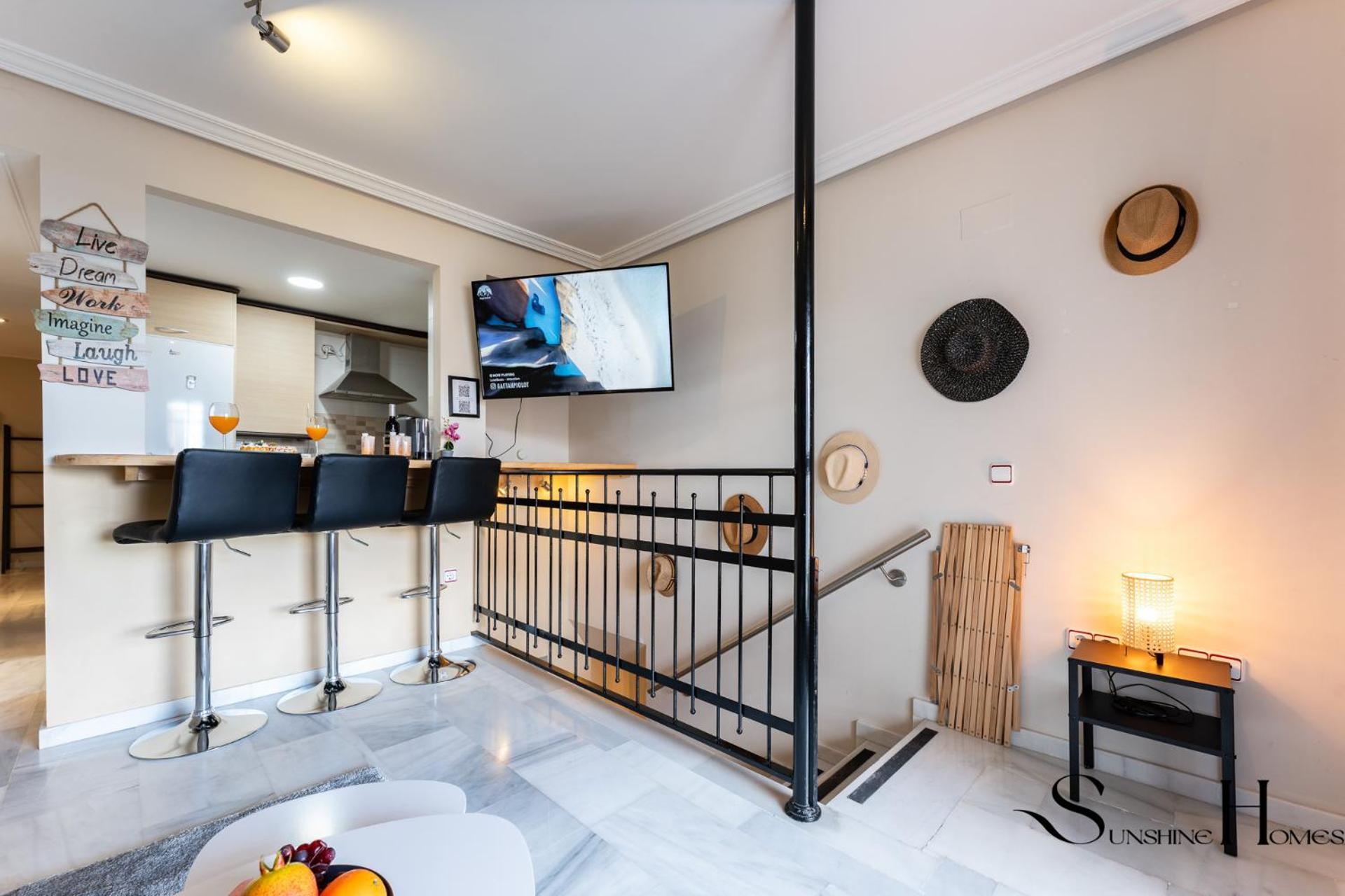 Cozy 2 Bedroom Duplex, Parking, Terrace, Office, Pool! * Torremolinos